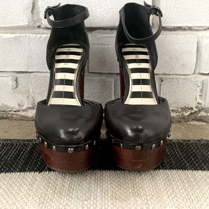 Gianni Bini 6in Block Platforms, Black Leather+Wood w/ Studs+Stripes